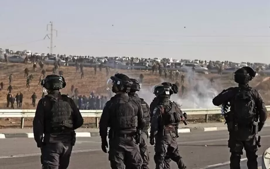 تهمل إسرائيل حمايتهم.. حملة طوارئ لشراء ملاجئ متنقلة لبدو النقب