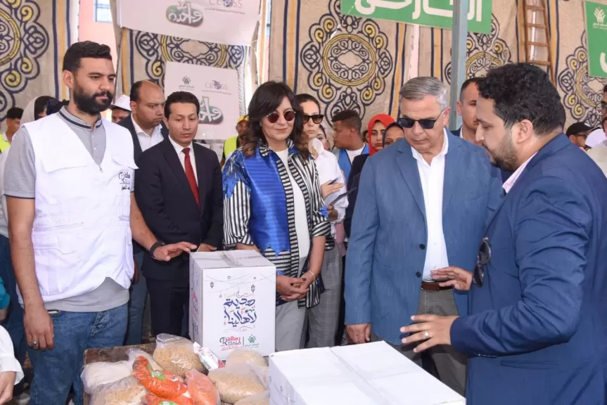 محافظ الإسكندرية ورئيس الأمانة العامة للتحالف الوطني يطلقان فعاليات القافلة التنموية بحي شرق