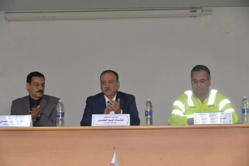 في ملتقى السلامة والصحة المهنية.. محافظ أسيوط يؤكد: بيئة العمل الآمنة ركيزة أساسية للتنمية المستدامة