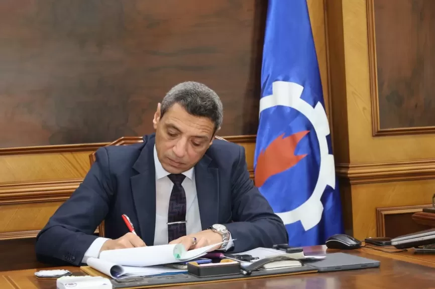 محافظ السويس يعتمد نتيجة الشهادة الإعدادية بنسبة النجاح 84.28%