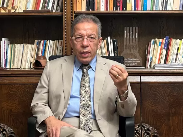 رئيس اتحاد نقابات المهن الطبية يخاطب رئيس مجلس النواب: قانون الإيجار القديم يهدد استقرار العيادات والصيدليات