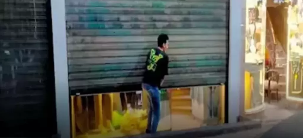 تحرير 139 مخالفة للمحال التي لم تلتزم بقرار الغلق خلال 24 ساعة