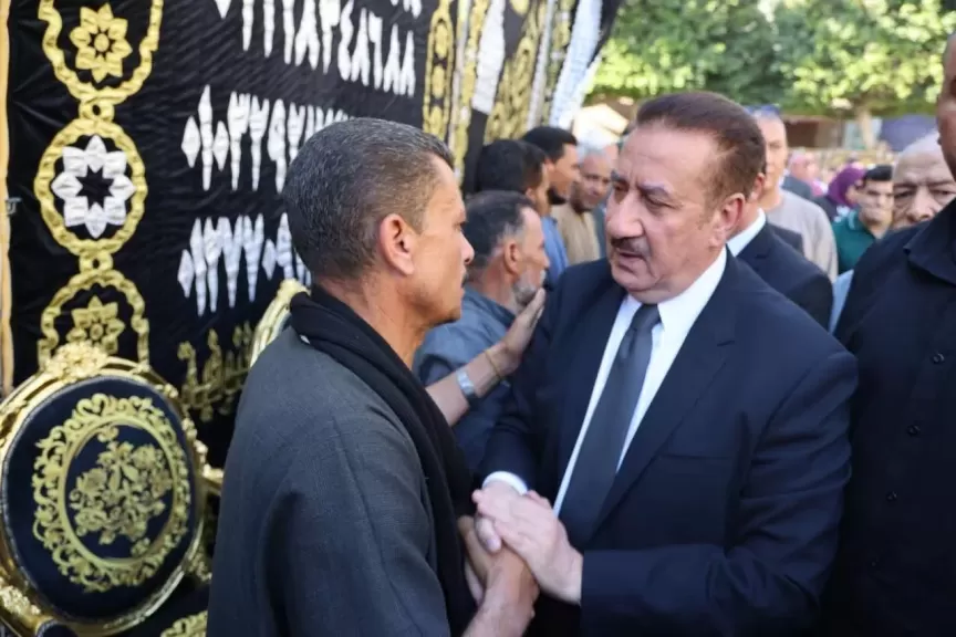 محافظ المنوفية يتلقى واجب العزاء في شهداء حادث الإقليمي بكفر السنابسة بمنوف