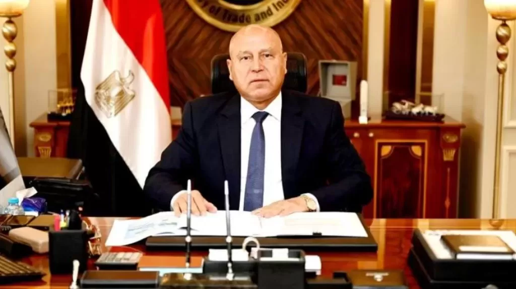 كامل الوزير يقطع زيارته لتركيا ويعلن خطة لضبط منظومة النقل بعد حادث المنوفية
