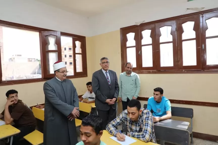 محافظ الجيزة يتابع سير إمتحانات شهادة الثانوية الأزهرية للعام الدراسي ٢٠٢٤ / ٢٠٢٥ بمعهد كرداسة الازهري بنين