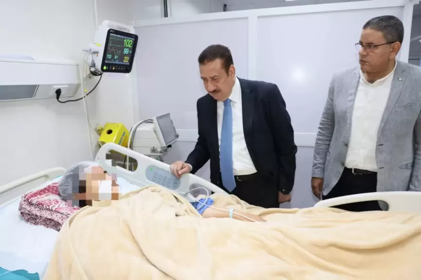 محافظ المنوفية يزور مصابي حادث الإقليمي للاطمئنان على جودة الخدمات الطبية المقدمة