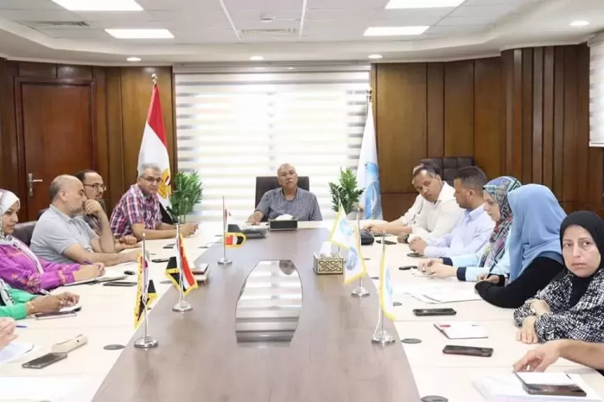 رئيس شركة مياه البحر الأحمر يوجه بالالتزام بالمعايير القياسية لجودة مياه الشرب