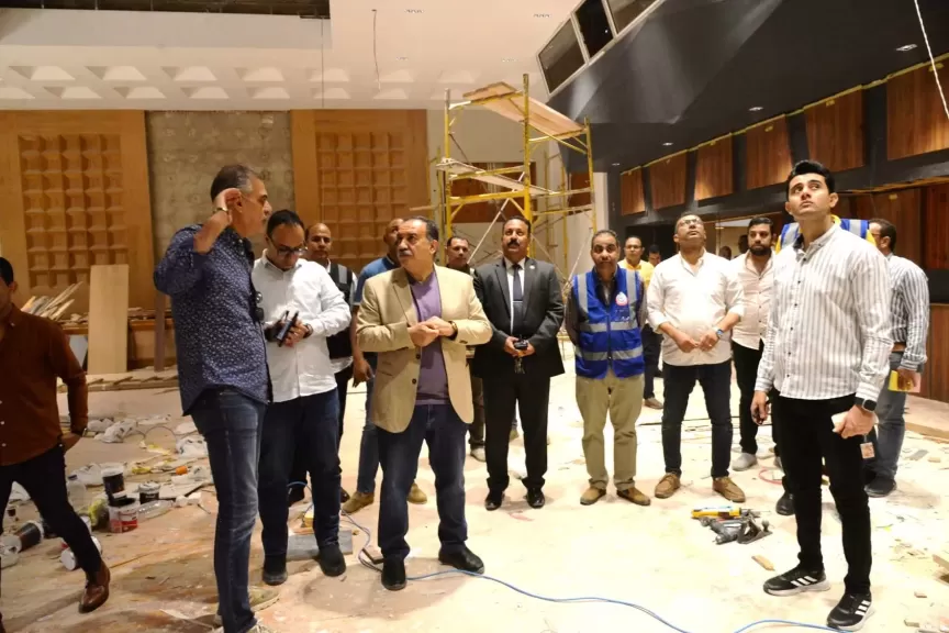 محافظ أسيوط يتفقد أعمال تطوير قاعة المؤتمرات الكبرى بديوان عام المحافظة