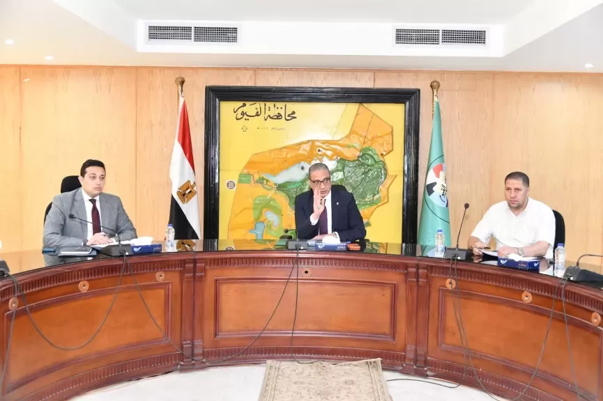 محافظ الفيوم يتابع آخر الإجراءات بشأن المنشآت الآيلة للسقوط