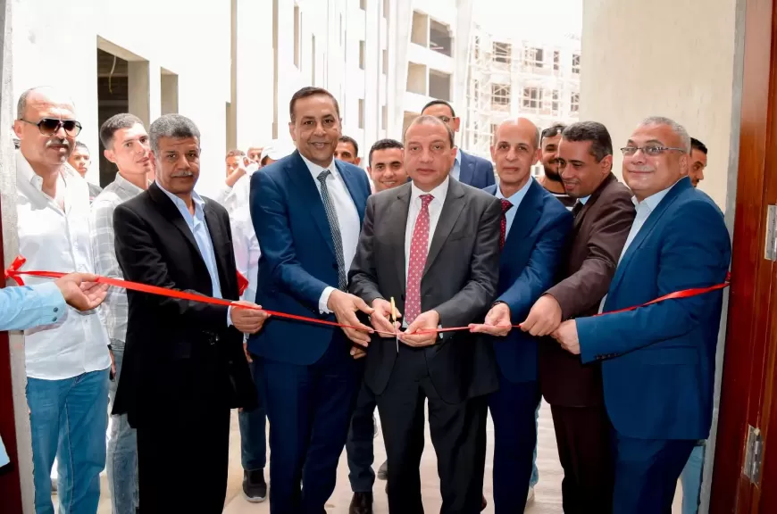رئيس جامعة بني سويف يفتتح المرحلة الأولى من كلية العلوم والموقع العام بكلية الهندسة شرق النيل