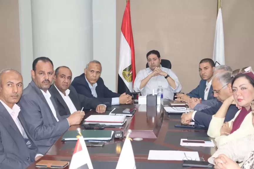 نائب محافظ بني سويف يعقد اجتماعاً لمناقشة تنفيذ الاستراتيجية السكانية وتوصيات ومخرجات المؤتمر العالمي للسكان