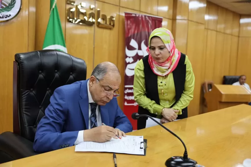محافظ المنيا يؤكد: الالتزام بالجداول الزمنية للانتهاء من مشروعات مياه الشرب والصرف الصحي