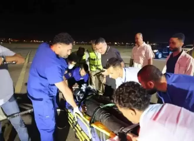 الصحة: 4 وفيات و22 مصابًا في حادث غرق بارجة بخليج السويس.. ونقل المصابين جواً إلى مستشفى الجونة