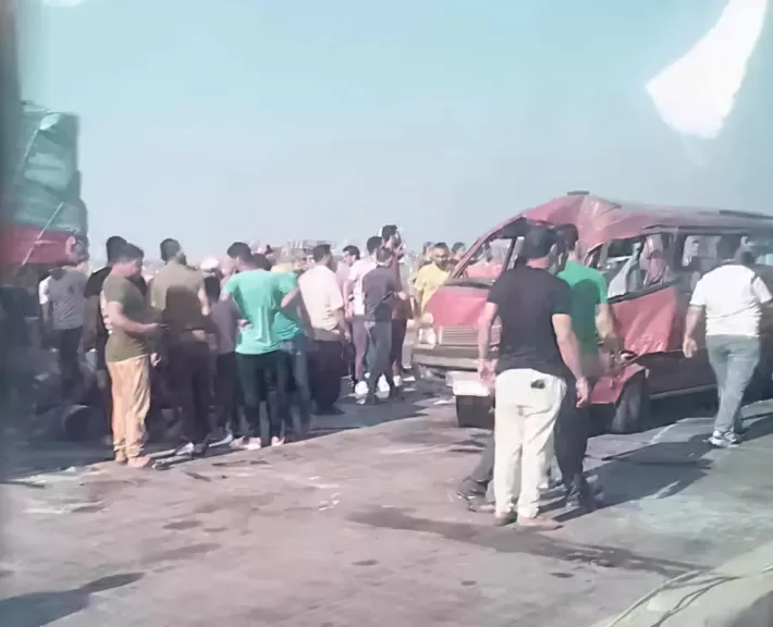 إصابة 9 أشخاص إثر تصادم تريلا وميكروباص على الطريق الإقليمي بالشرقية