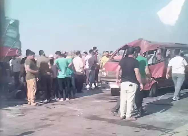 إصابة 9 أشخاص إثر تصادم تريلا وميكروباص على الطريق الإقليمي بالشرقية