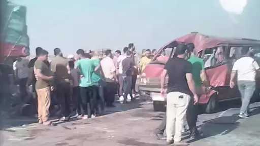 إصابة 9 أشخاص إثر تصادم تريلا وميكروباص على الطريق الإقليمي بالشرقية