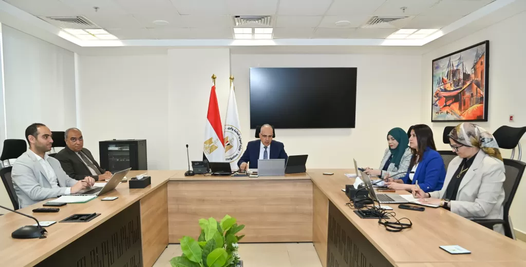 وزير الري يبحث آلية عمل واستراتيجية ”مرفق المياه الإفريقي” وخطة العمل المستقبلية