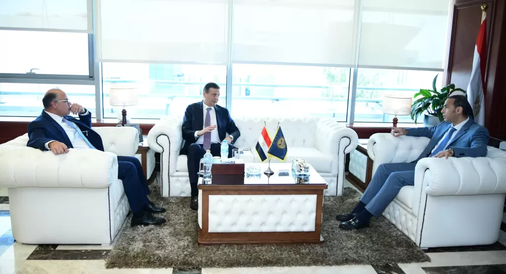 وزير الزراعة يبحث مع الرقابة المالية خطة عمل صندوق التكافل