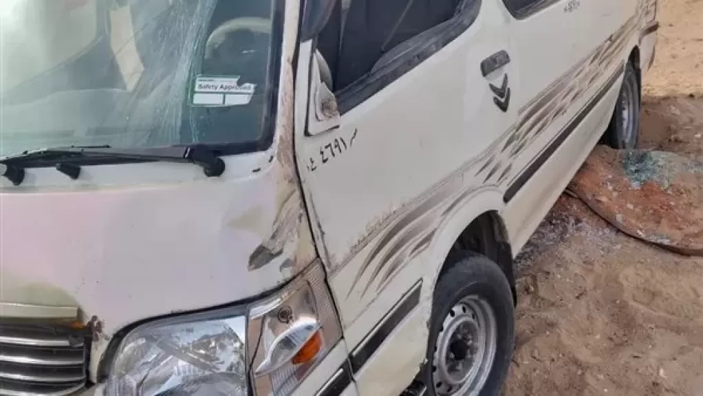 المنوفية.. السرعة الزائدة تودي بحياة سيدة وتصيب 7 في انقلاب ميكروباص بترعة الأخماس في السادات