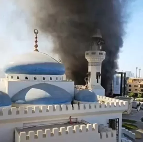 السيطرة على حريق داخل دبي مول في منطقة الشيخ زايد