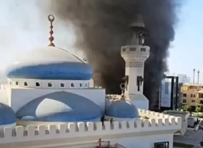 السيطرة على حريق داخل دبي مول في منطقة الشيخ زايد