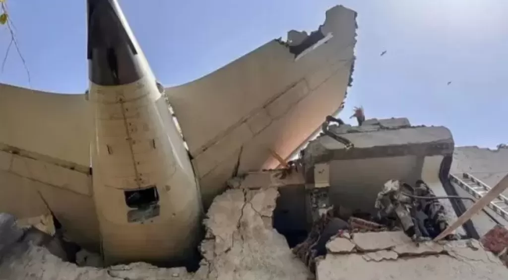 الكشف عن سبب السقوط المفاجئ من السماء للطائرة الهندية المنكوبة.. تفاصيل