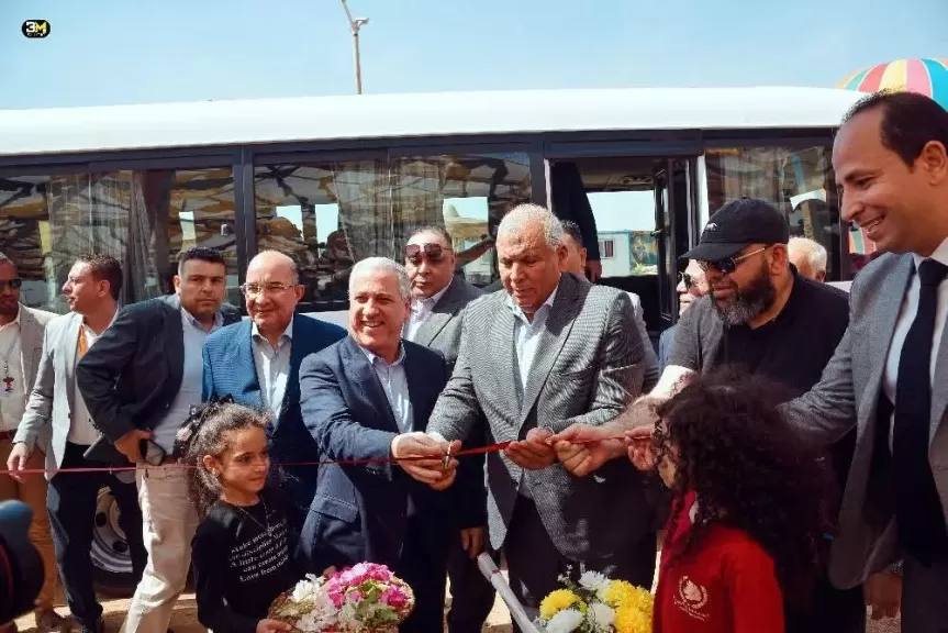 محافظ الوادي الجديد و رئيس ” الوطنية للصحافة”  يفتتحان أكاديمية الطحان للفروسية