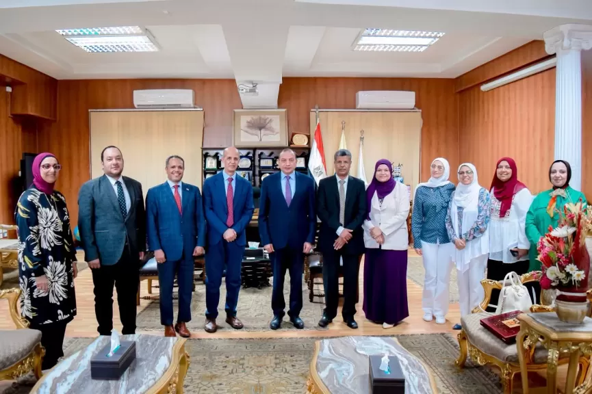 رئيس جامعة سويف يستعرض أهم إنجازات مركز تطوير الأداء الجامعي خلال عام