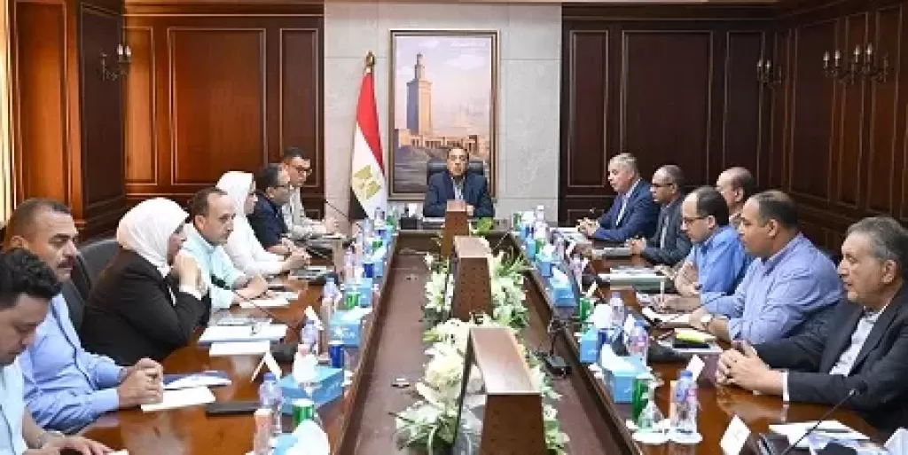 أبرزها تطوير العشوائيات والمناطق غير الآمنة.. مدبولي يتفقد مشروعات تنموية وخدمية بالإسكندرية