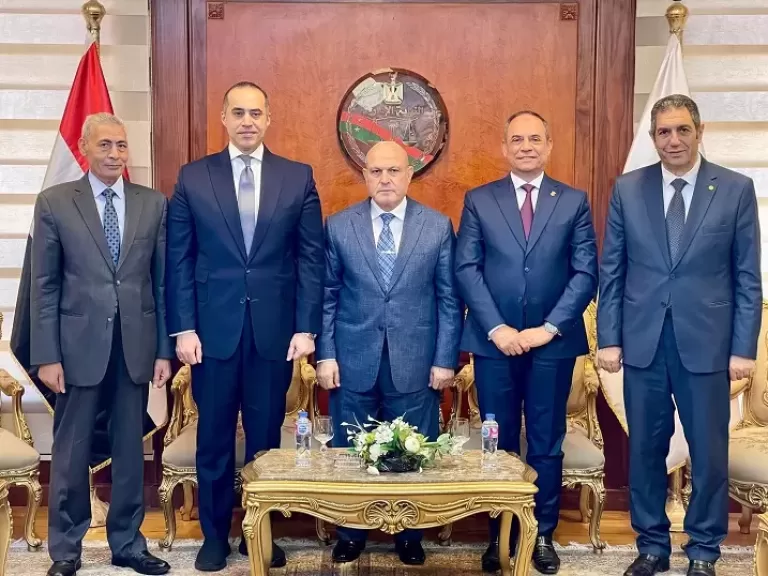 وزير الشئون النيابية يهنئ المستشار محمد الشناوي برئاسة النيابة الإدارية