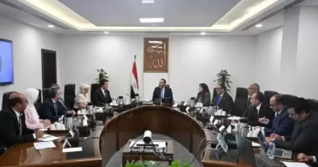 رئيس الوزراء يجتمع مع وكلاء الماركات العالمية لتشجيعهم على الاستثمار بمصر