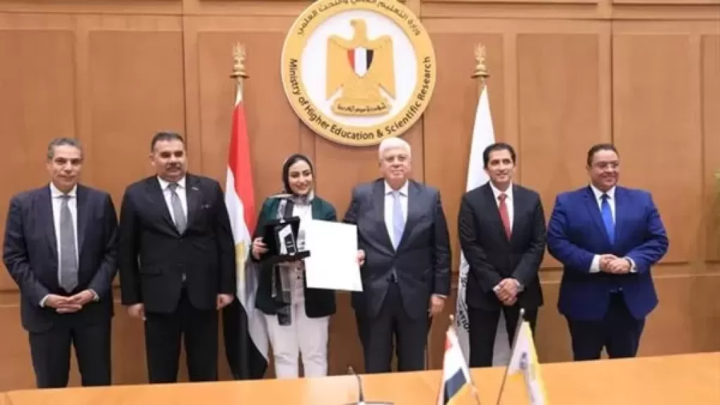 وزير التعليم العالي يكرم الطلاب الفائزين في مسابقة ”معًا” لمواجهة الأفكار غير السوية