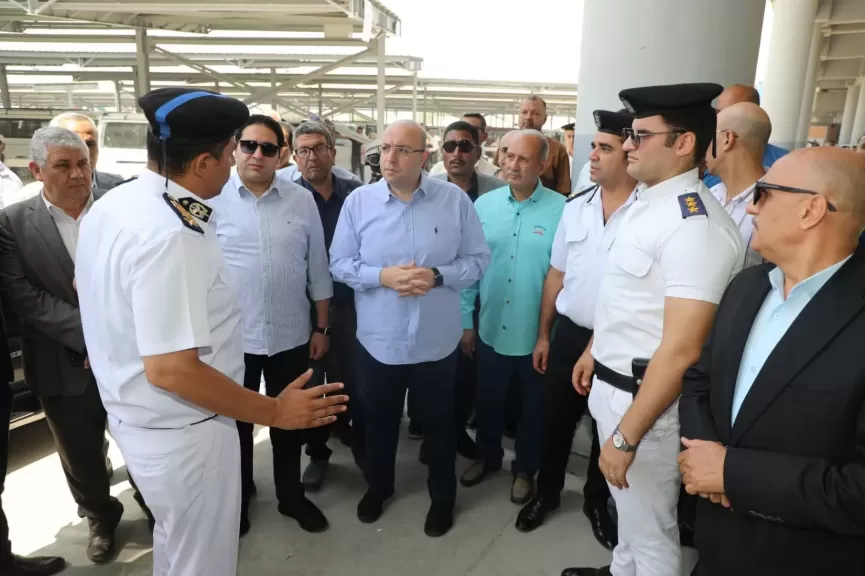 محافظ بني سويف يتفقد انتظام الخدمة بموقف المحافظات داخل المُجمّع الجديد أسفل محور عدلي منصور