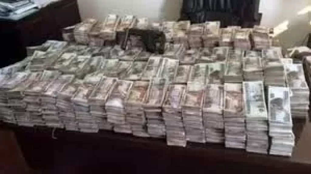 اتخاذ الإجراءات القانونيـة حيـال 3 أشخاص لقيامهم بغسـل 75 مليون جنيه متحصلة من نشاطهم الإجرامي في الإتجار بالمواد المخدرة