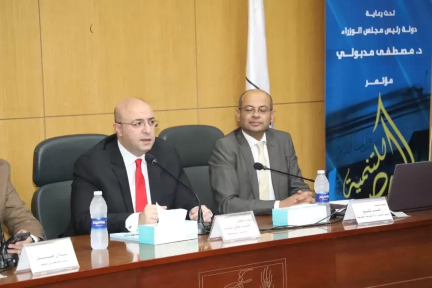 محافظ بني سويف ورئيس البورصة المصرية يفتتحان فعاليات النسخة الثالثة عشر لمؤتمر” البورصة للتنمية في بني سويف”