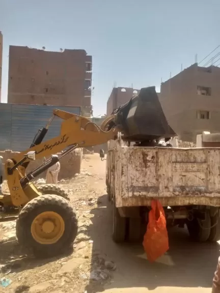 محافظ أسيوط: رفع 143 طن قمامة ومخلفات في حملات نظافة موسعة بقرى ومدينة صدفا