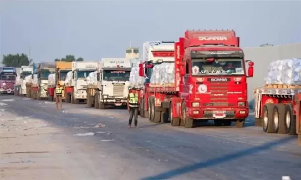 لليوم الخامس على التوالي.. شاحنات المساعدات تدخل إلى قطاع غزة عبر معبر كرم أبو سالم