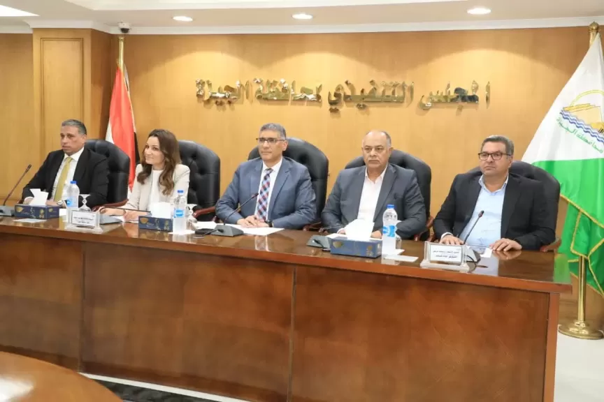 محافظ الجيزة يُكرّم أوائل الثانوية العامة والدبلومات الفنية من أبناء المحافظة الحاصلين على مراكز متقدمة على مستوى الجمهورية