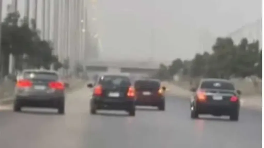 مطاردة الفتيات