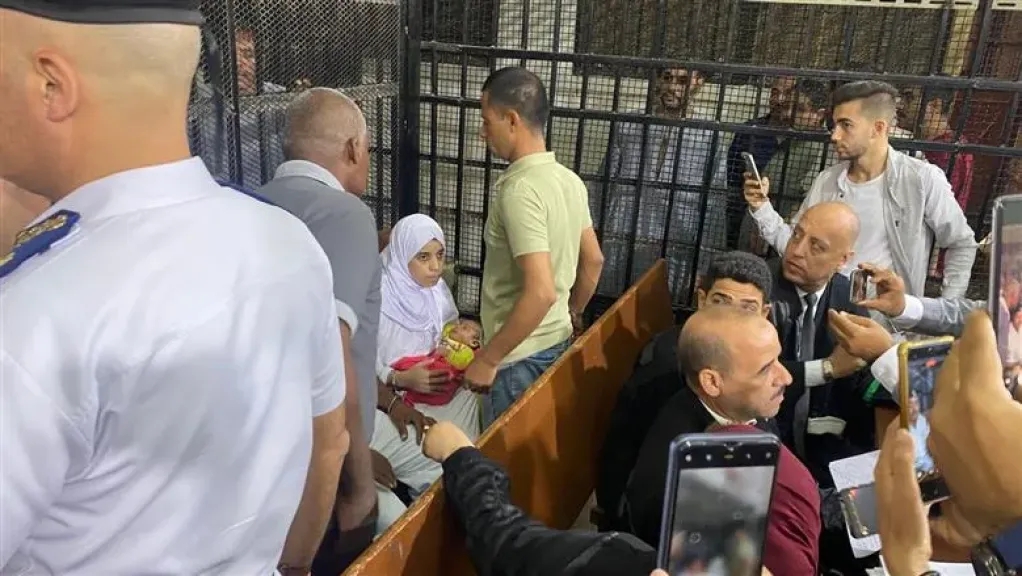 المتهمة بقتل الاطفال داخل المحكمة