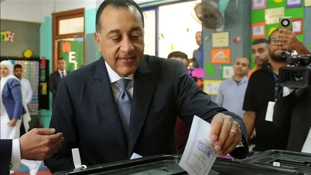 رئيس الوزراء ييدلي بصوته