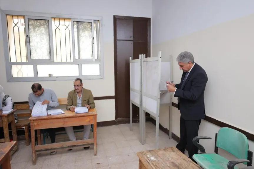 وزير السياحة والاثار