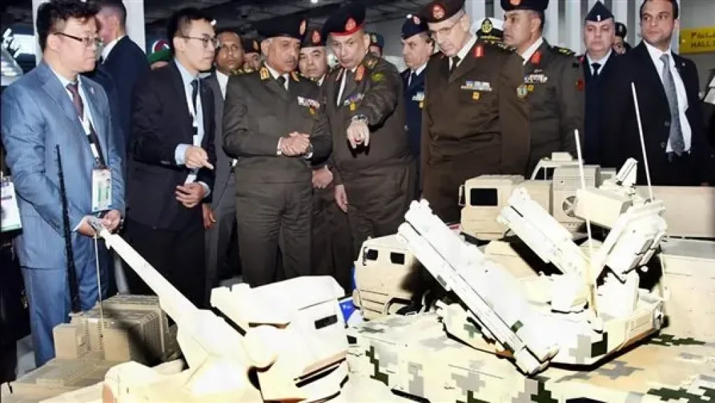 وزير الدفاع ورئيس الأركان