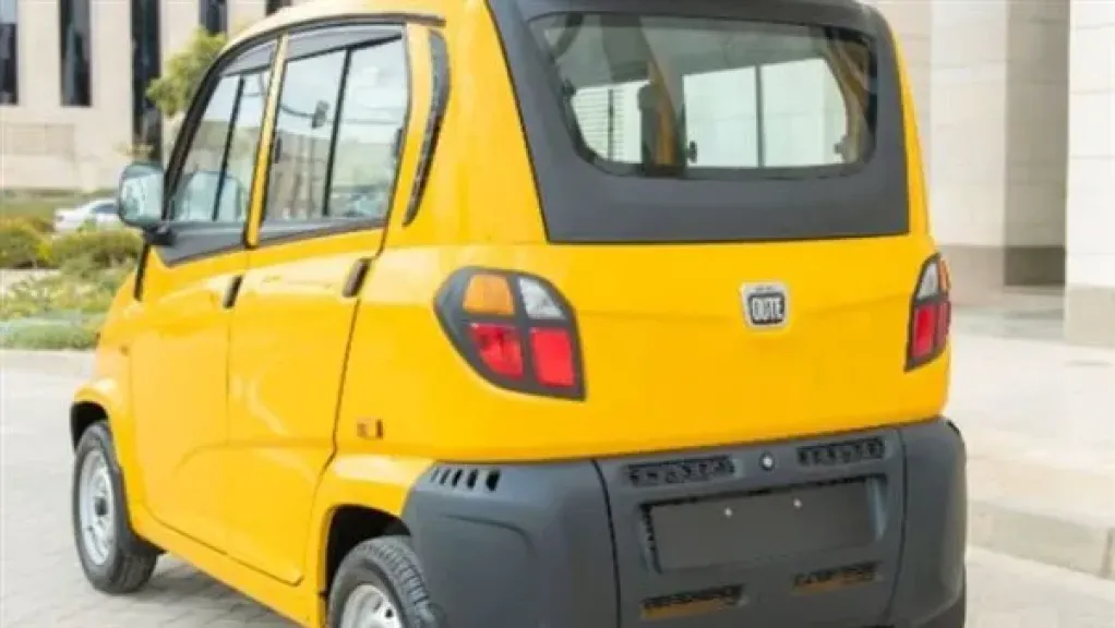 سيارة بديلة التوكتوك