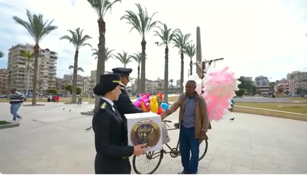  توزيع مساعدات عينية على المواطنين 