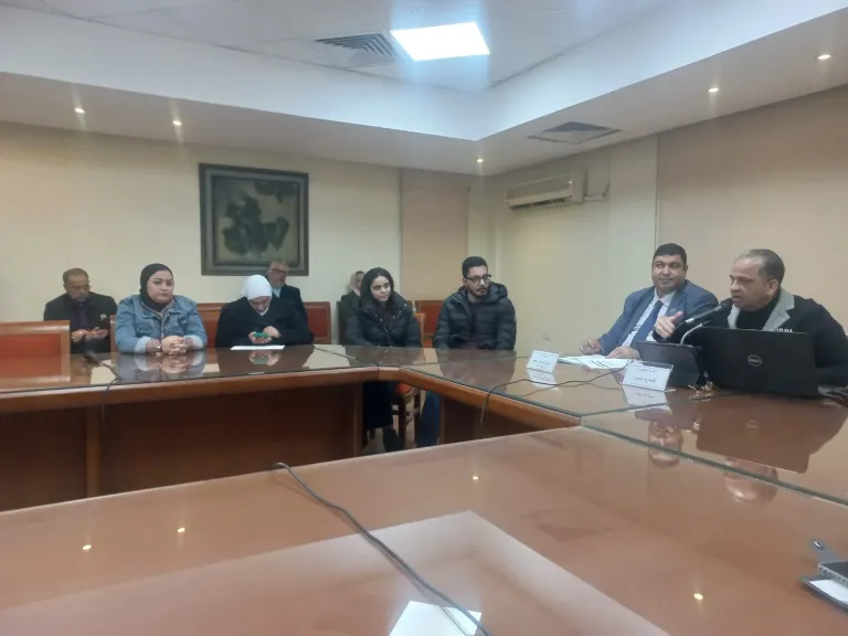 جانب من الندوة