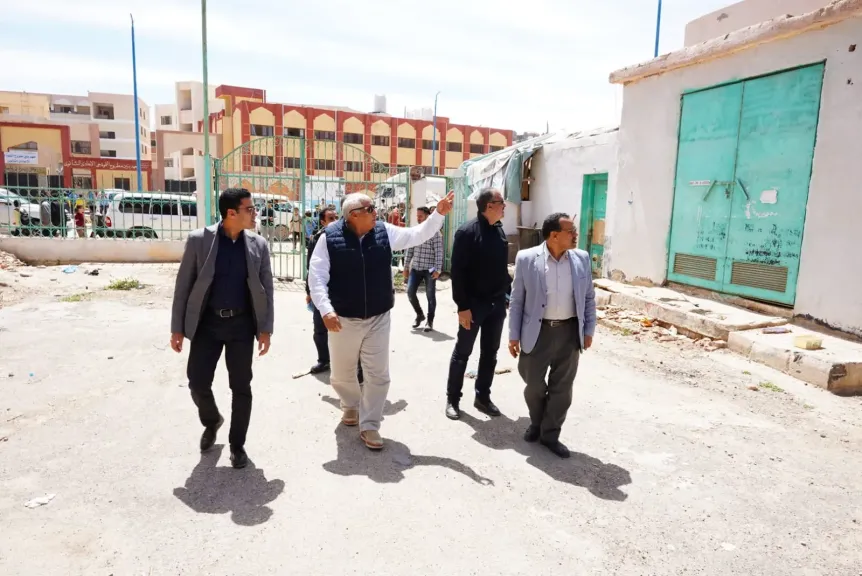 جانب من جولة المحافظ