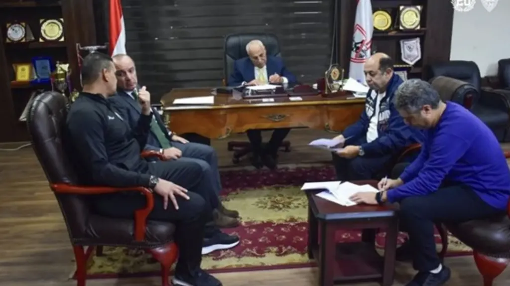 تفاصيل مكالمة حسين لبيب لمعتمد جمال