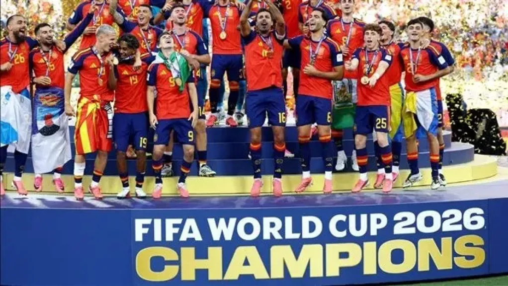 الاحتفاء بكأس العالم 