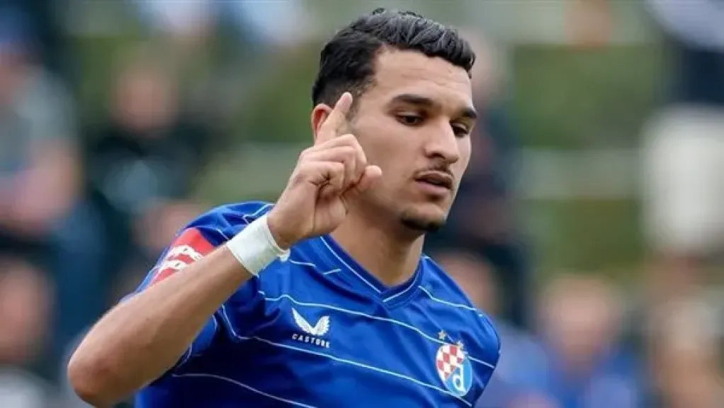 اللاعب الجزائري منصف بقرار